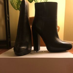 NEW NEVER WORN Black chunky heel booties